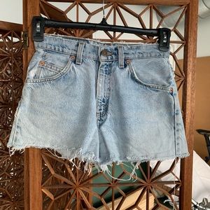 Levi’s Vintage Lightwash Jean Cutoff Shorts